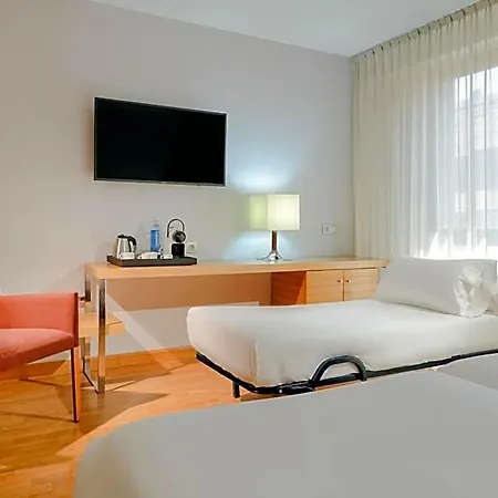 Hesperia Centro 3*